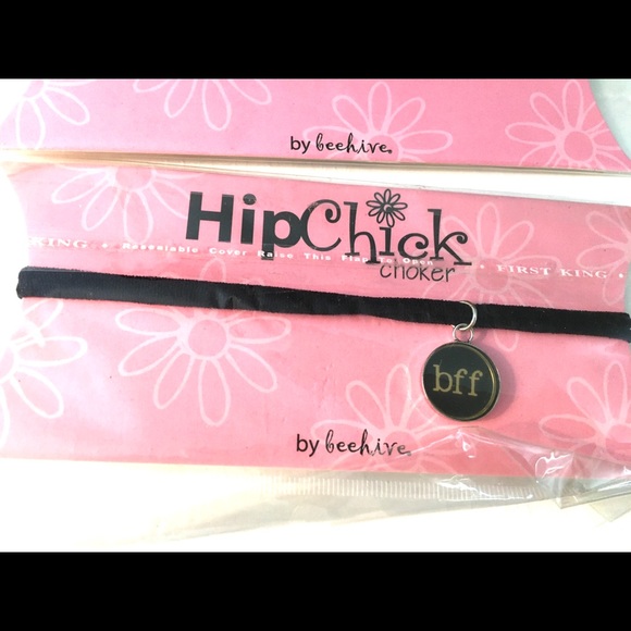 LOT OF 2 GIRLS CHOKERS BFF MEDALLION VELVET CHOKER - Picture 3 of 5